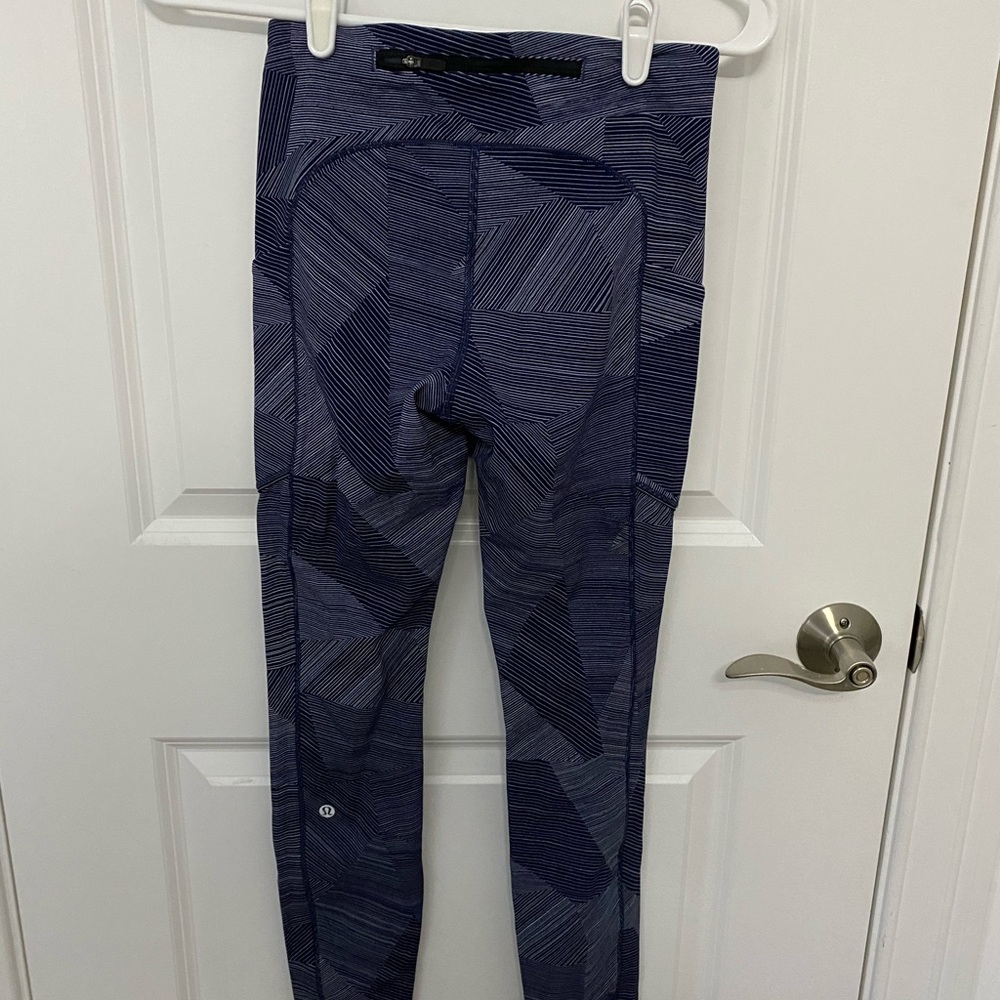 LULULEMON navy leggings with pockets